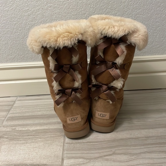 UGG Size 8 Bailey Bow Tall II Boot - Picture 3 of 6